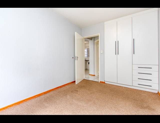 1 BEDROOM APARTMENT TO LET IN RADIOKOP